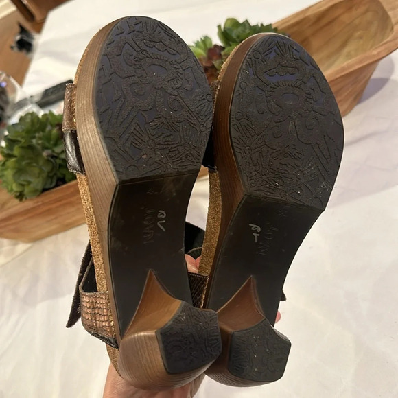 Naot Union BRONZE REPTILE ESPRESSO wedge HEEL ANKLE STRAP SANDALS Size 41 EUC‎ - Picture 6 of 7